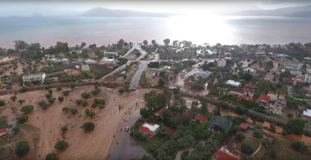 Οδοιπορικό στην πόλη που πνίγηκε στη λάσπη