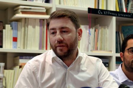 Ανδρουλάκης: Να βρεθεί μια λύση χωρίς αλυτρωτισμούς