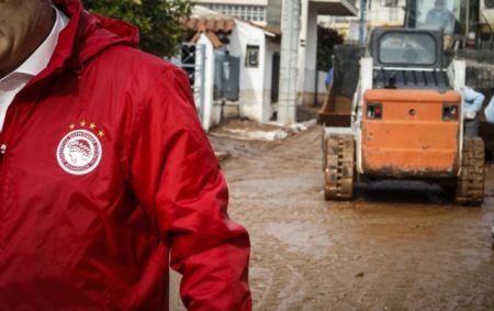 Συνεχίζει την έμπρακτη βοήθεια στη Μάνδρα ο Ολυμπιακός