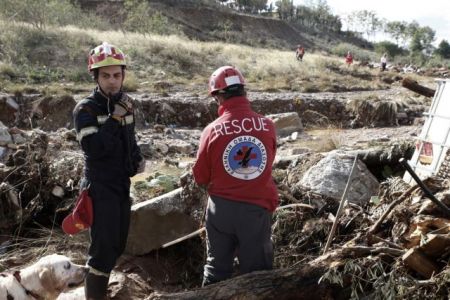 Οι αρχές αναζητούν ακόμη δύο αγνοούμενους στη Μάνδρα
