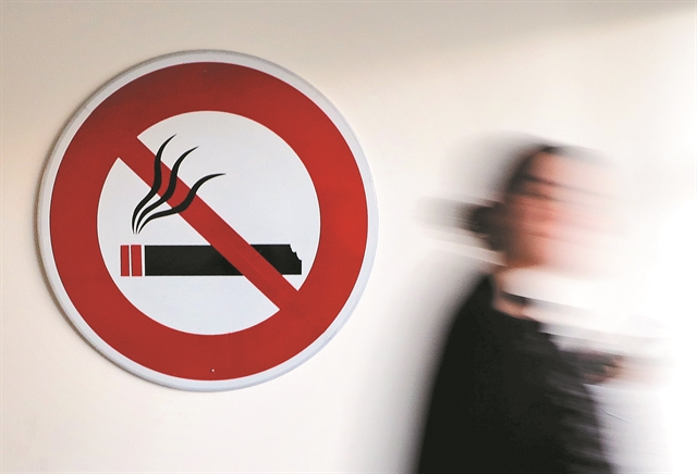 Οι επενδυτές «σβήνουν» τις καπνοβιομηχανίες