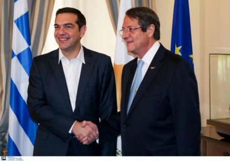 Κύπρος: Προς τριμερή Τσίπρα – Αναστασιάδη – Χαρίρη