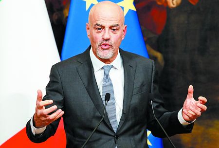 Στο σκαμνί για δωροδοκία 11 μεγαλοστελέχη των Eni και Shell