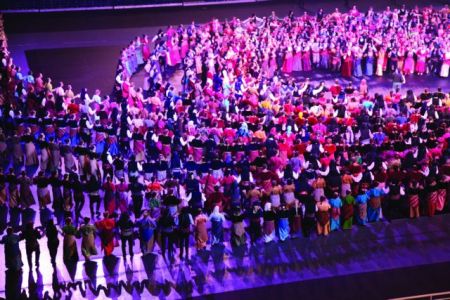 Δυόμισι χιλιάδες χορεύουν ποντιακά