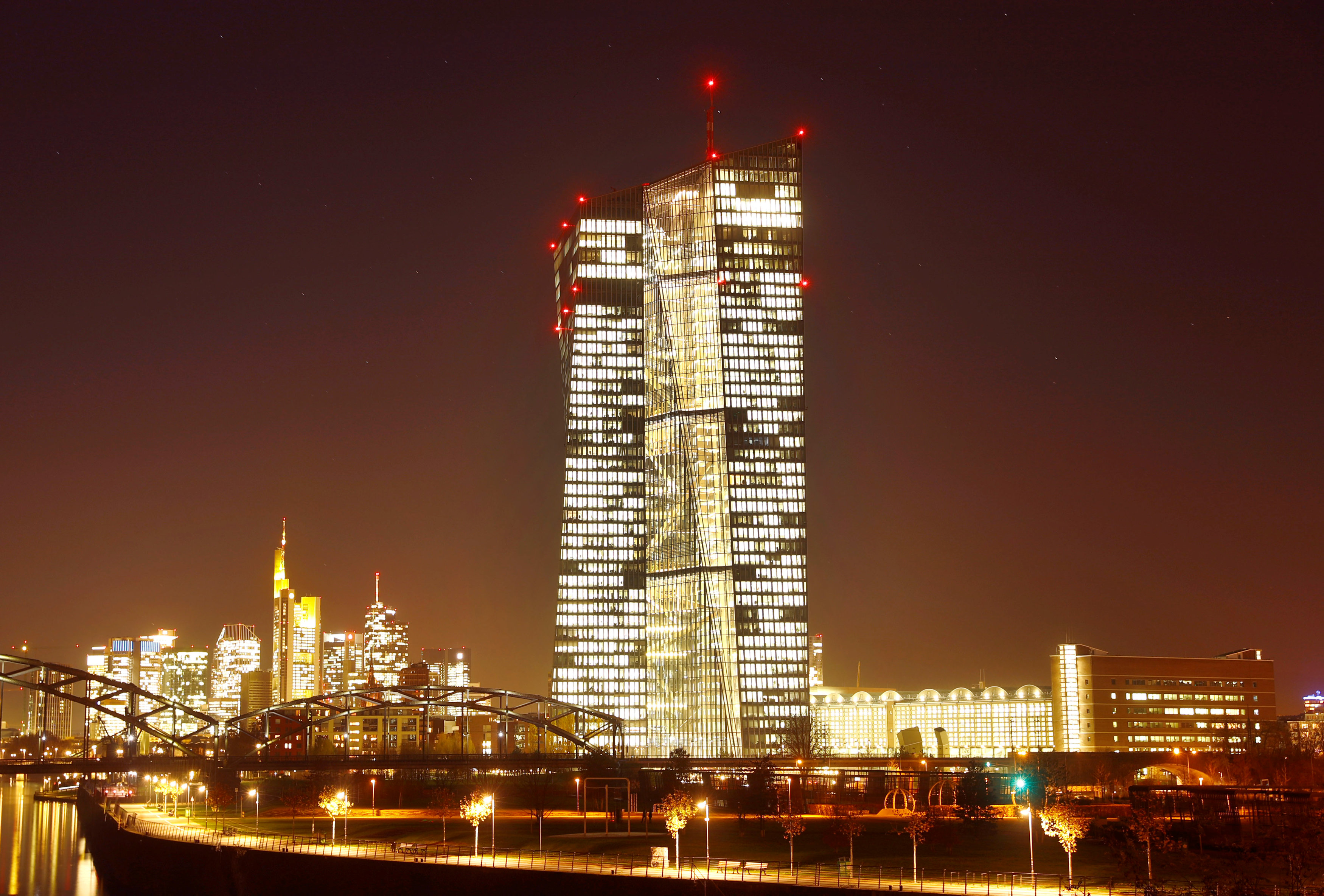 Η Global Finance πούλησε το 10,64% της ασφαλιστικής EuroIns