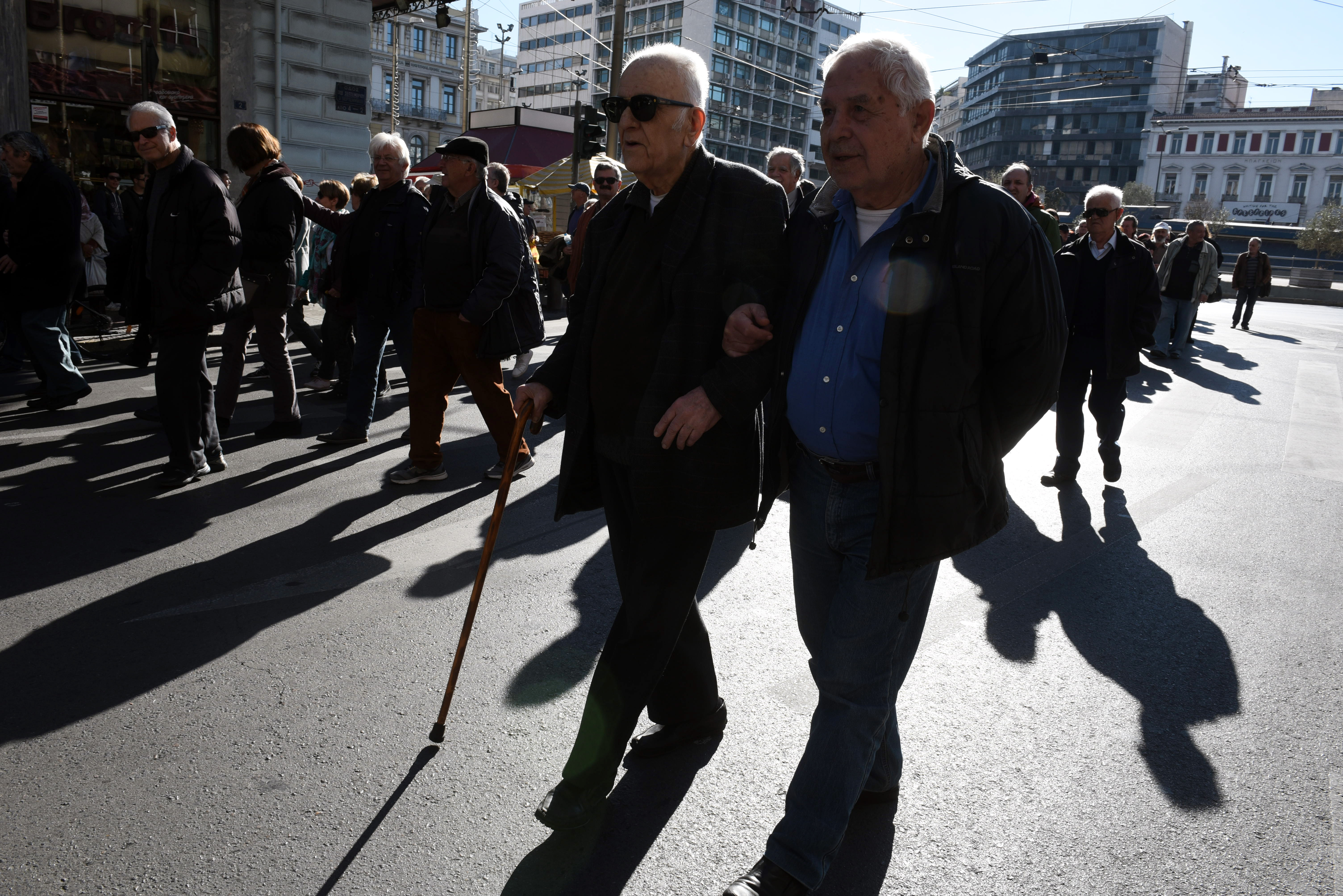Reuters: Καμία συμφωνία Αθήνας-δανειστών για τις συντάξεις