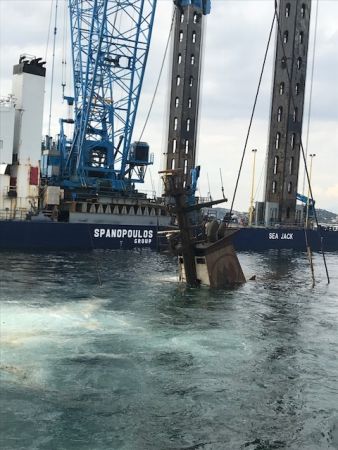 Ολοκληρώθηκε η ανέλκυση του «Αγία Ζώνη ΙΙ»