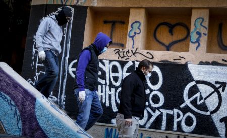 Νέες αστυνομικές επιχειρήσεις σε καταλήψεις κτιρίων της Αθήνας