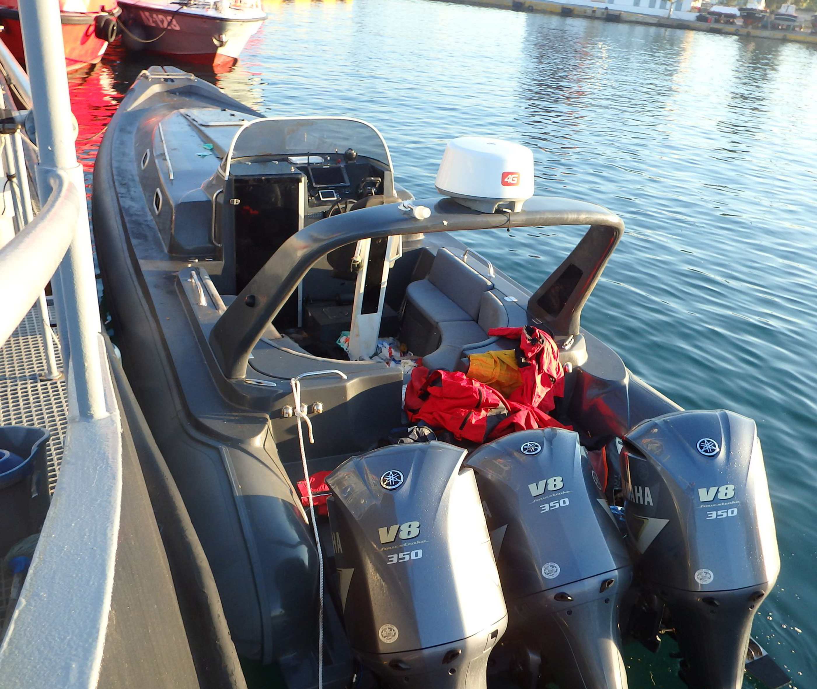 Ποιος είναι ο ιδιοκτήτης των έξι ταχύπλοων που μετέφεραν τόνους χασίς από την Αλβανία