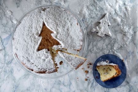 Βασιλόπιτα με γιαούρτι, μαστίχα και φιστίκια Αιγίνης