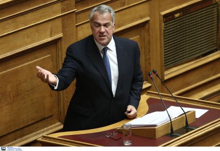 Βορίδης – Γεωργιάδης κατά Λουράντου για τα…φαρμακεία – εκλογικά κέντρα του ΣΥΡΙΖΑ