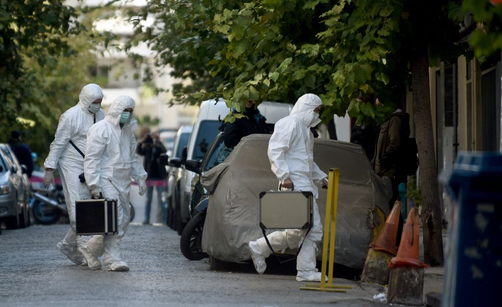 Βρέθηκε χειροβομβίδα έξω από σπίτι εκδότη στα Βριλήσσια