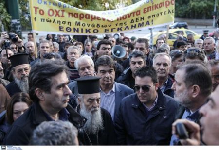 Σε αναβρασμό οι εργαζόμενοι για τα πωλητήρια στη ΔΕΗ