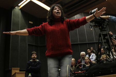 Ενταση μεταξύ πληγέντων Μάνδρας και Ρένας Δούρου (video)