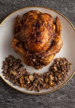 Κόκορας ψητός με χριστουγεννιάτικη γέμιση