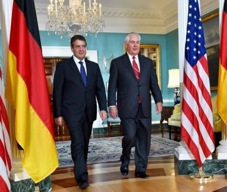 Ο Τραμπ επιταχύνει τη χειραφέτηση της Γερμανίας από τις ΗΠΑ