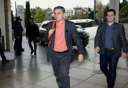 «Ψηφίστε τα μέτρα και βλέπουμε για το χρέος»