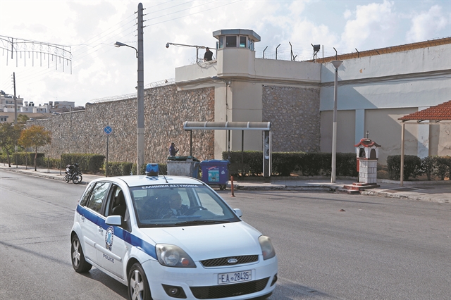 «Σκανάρισμα» σε 400 κινητά των φυλακώνΚορυδαλλού