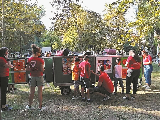 Η οικοδέσποινα ενός ξενώνα αλληλεγγύης στη Δράμα