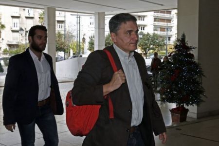 Τεχνική συμφωνία με τους θεσμούς – Στη Βουλή τα προαπαιτούμενα