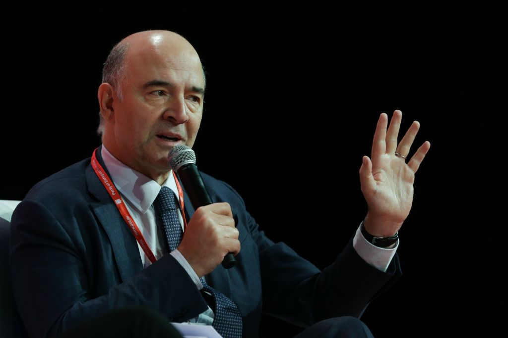 Ο Πιέρ Μοσχοβισί αποφασίζει για τον ΦΠΑ στα νησιά