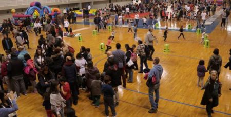 Το κλειστό γήπεδο του Γαλατσίου γέμισε και πάλι ζωή