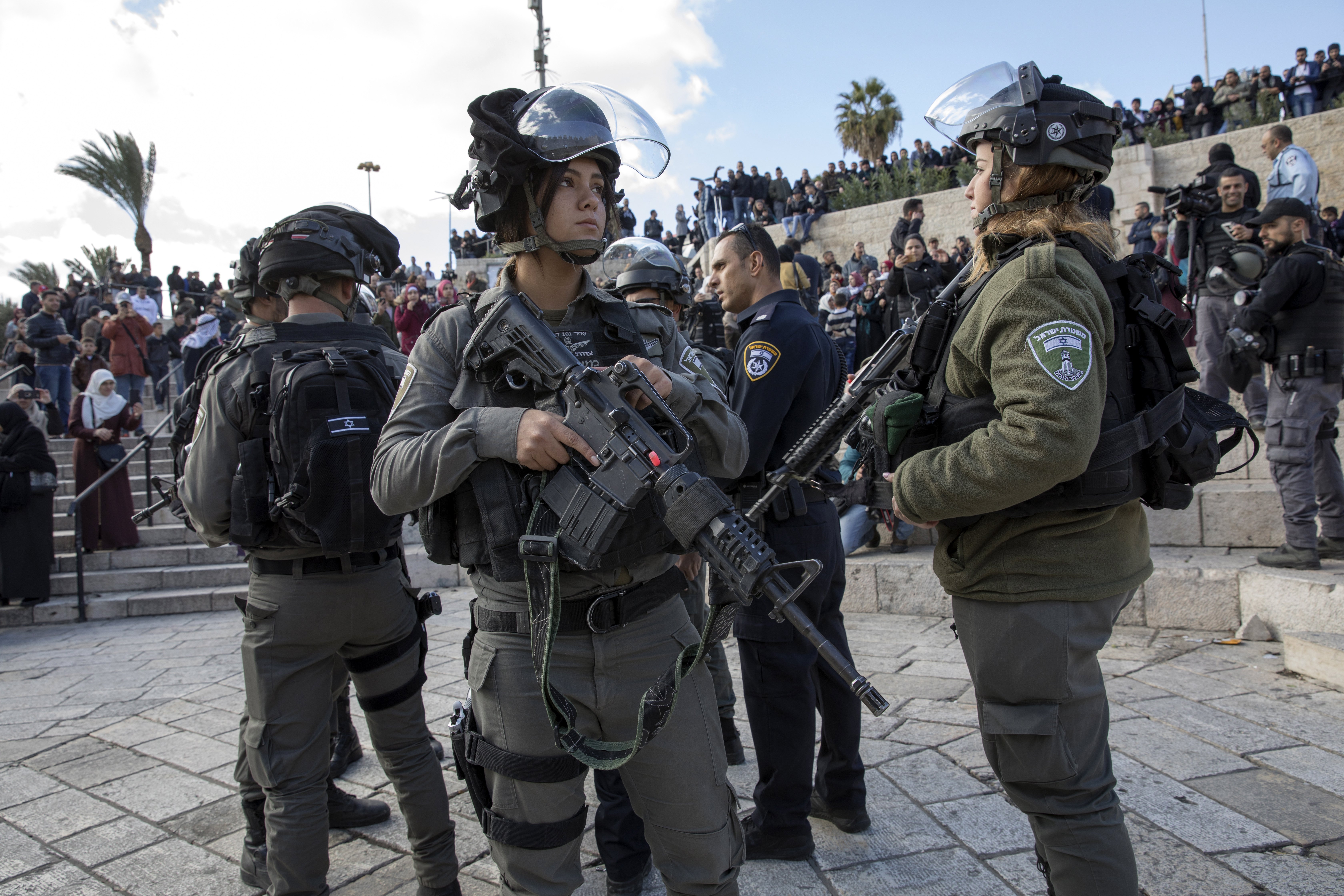 Σε επιφυλακή ο ισραηλινός στρατός – Ενισχύσεις στη Δυτική Όχθη