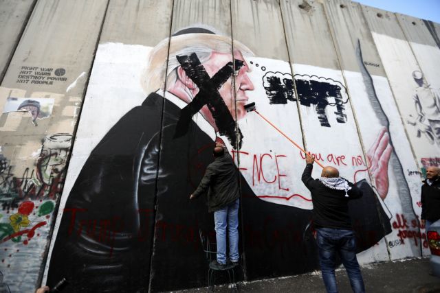 Ο εμπρηστής Τραμπ βάζει πάλι φωτιά στη Μέση Ανατολή