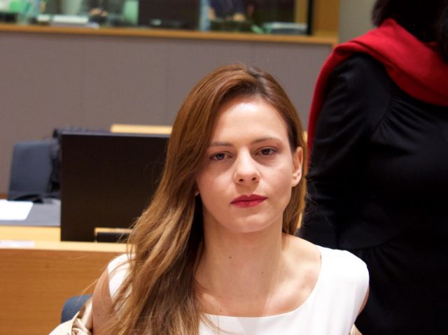 «Καίγονται» με τον περιορισμό στις απεργίες