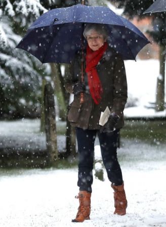 Βrexit: Πώς η Μέι θυσίασε όλες τις κόκκινες γραμμές