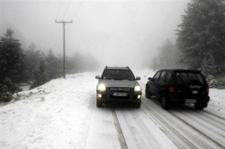 Βαρδούσια: Ολονύχτια επιχείρηση για απεγκλωβισμό 4 ατόμων