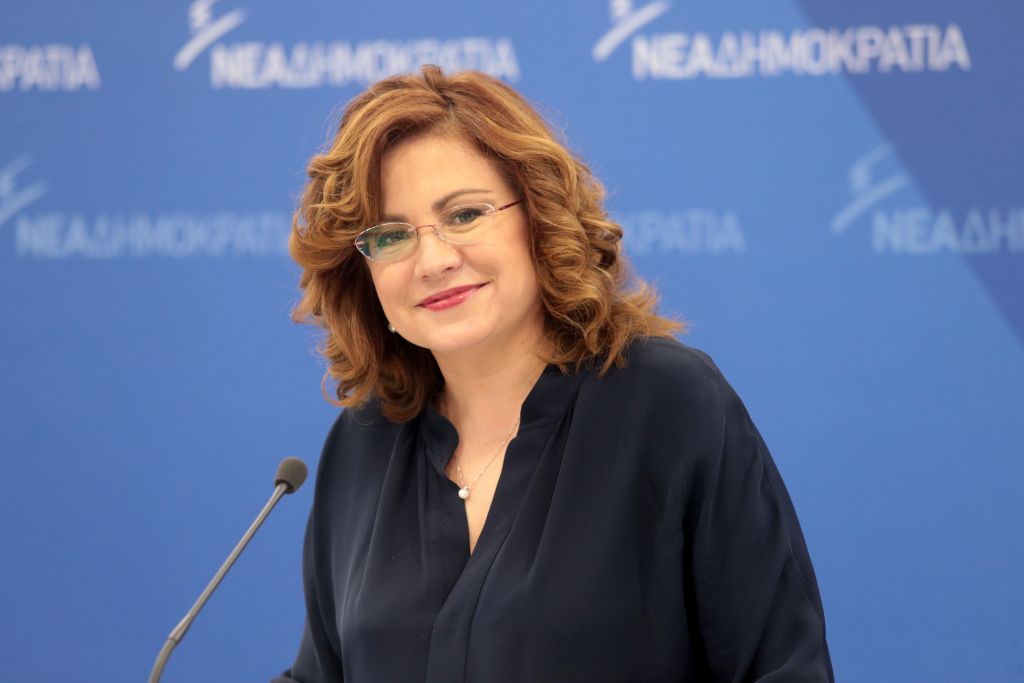 Σπυράκη: Να μην μαθαίνουμε για τη διαπραγμάτευση από την πΓΔΜ