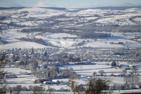Στο έλεος της κακοκαιρίας Βρετανία και Γαλλία
