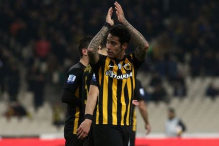 Μένει στην ΑΕΚ μέχρι το καλοκαίρι ο Αραούχο
