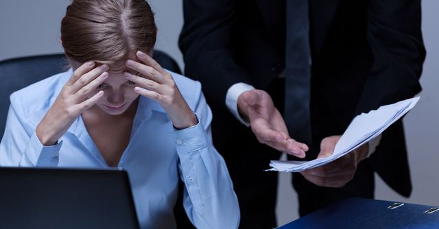 Ο εργασιακός εκφοβισμός εξαπλώνεται στην Ελλάδα