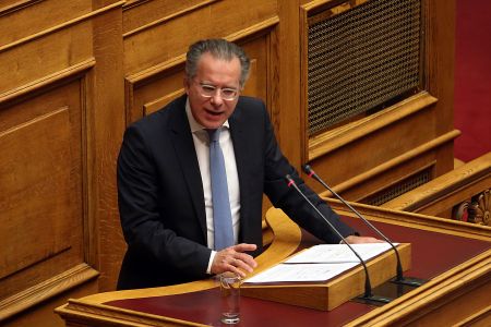 Κουμουτσάκος: Η δημοκρατική Ελλάδα δεν εκφοβίζεται