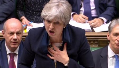 Βρετανία: Αποφασισμένη να πατάξει το βρώμικο χρήμα η Μέι