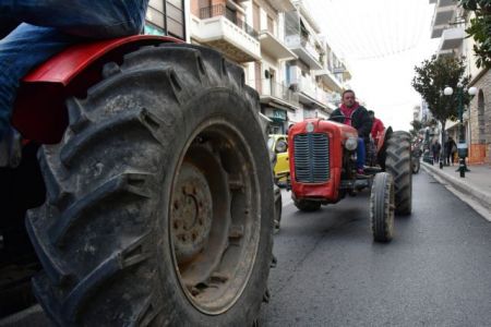 Σε διάλογο καλεί τους αγρότες ο Αποστόλου