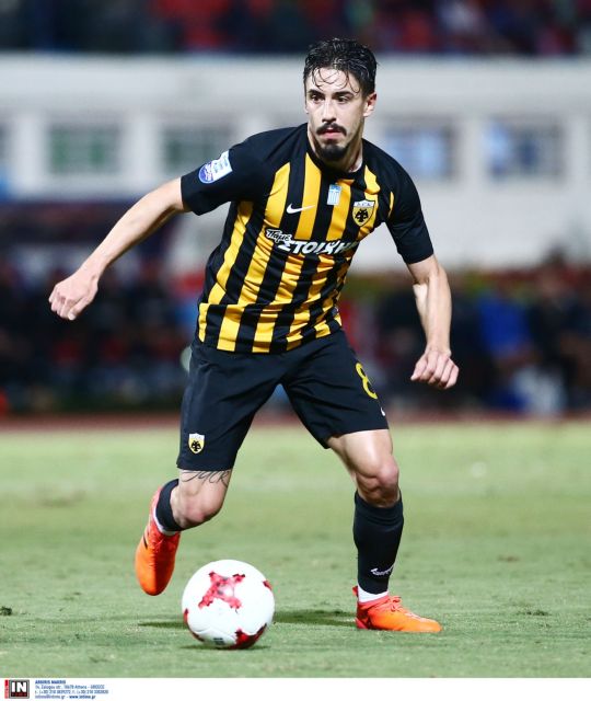 Ο Σιμόες σέρνει τον χορό των ανανεώσεων στην ΑΕΚ