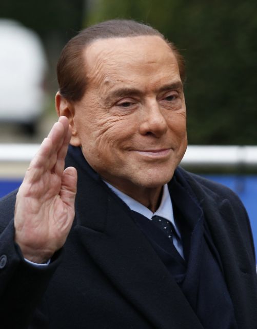 Εθισμένοι στις πλαστικές