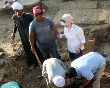 Αίγυπτος: Στο φως ακέφαλο άγαλμα της θεάς Αρτέμιδας