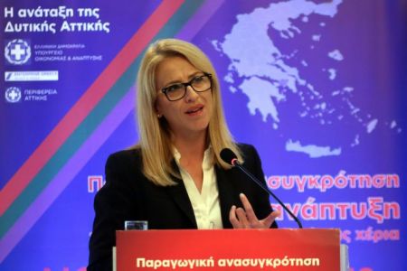 Δούρου: Σοβαρά έργα υποδομής αντί αυτών της βιτρίνας