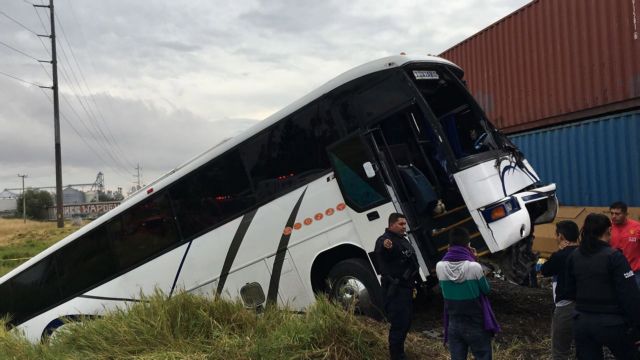 Mεξικό: Ανατροπή τουριστικού λεωφορείου – Πάνω από δέκα νεκροί