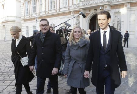 Η Αυστρία βαδίζει προς μια υβριδική «δημοκρατορία»