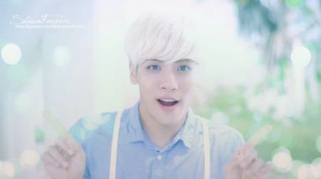 Νεκρός ο 27χρονος τραγουδιστής Κιμ Τζονγκχιούν