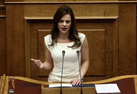 Με τροπολογία του υπουργείο Εργασίας επιβάλλεται εισφορά 26,95% στις αποδείξεις δαπανών