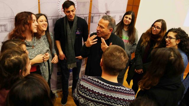 Στίβεν Μπερνστάιν: «Οι νέοι άνθρωποι στην Ελλάδα πρέπει να πουν την ιστορία τους»