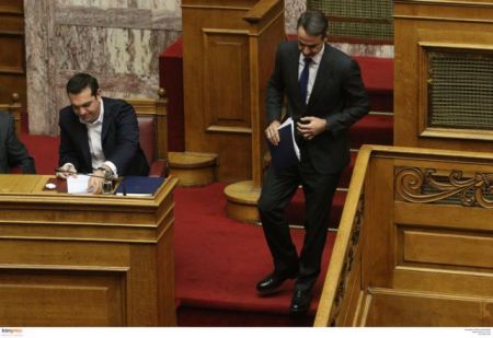 ΣΥΡΙΖΑ: Ο Μητσοτάκης φοβάται μια προοδευτική αναθεώρηση Συντάγματος