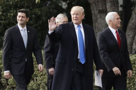 ΗΠΑ: Φόβοι για συνταγματική κρίση αν καθαιρεθεί ο Μάλερ