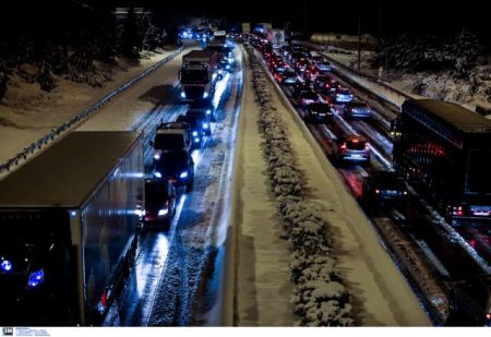 Εισαγγελική παρέμβαση για τον εγκλωβισμό οδηγών στο Μαρτίνο
